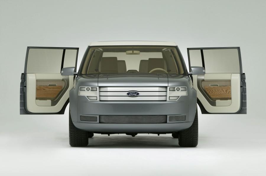  Ford Fairlane Concept 2005 года  (фото 6 из 52)